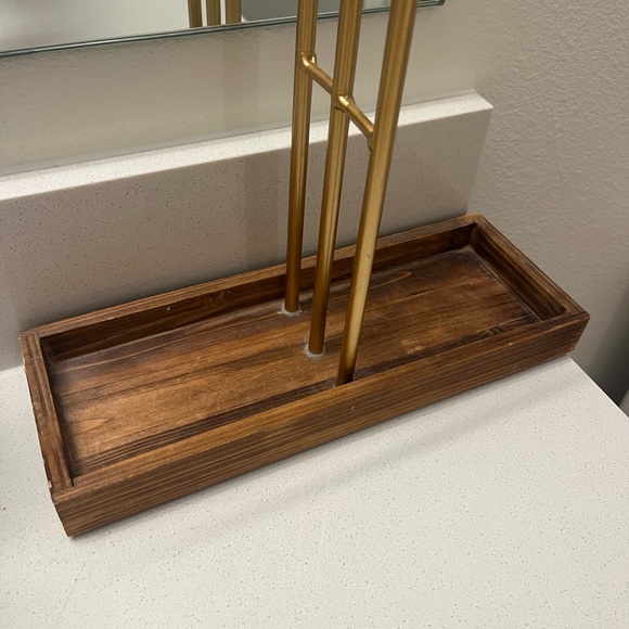 Gold Metal Jewelry Stand - Picture 2 of 5